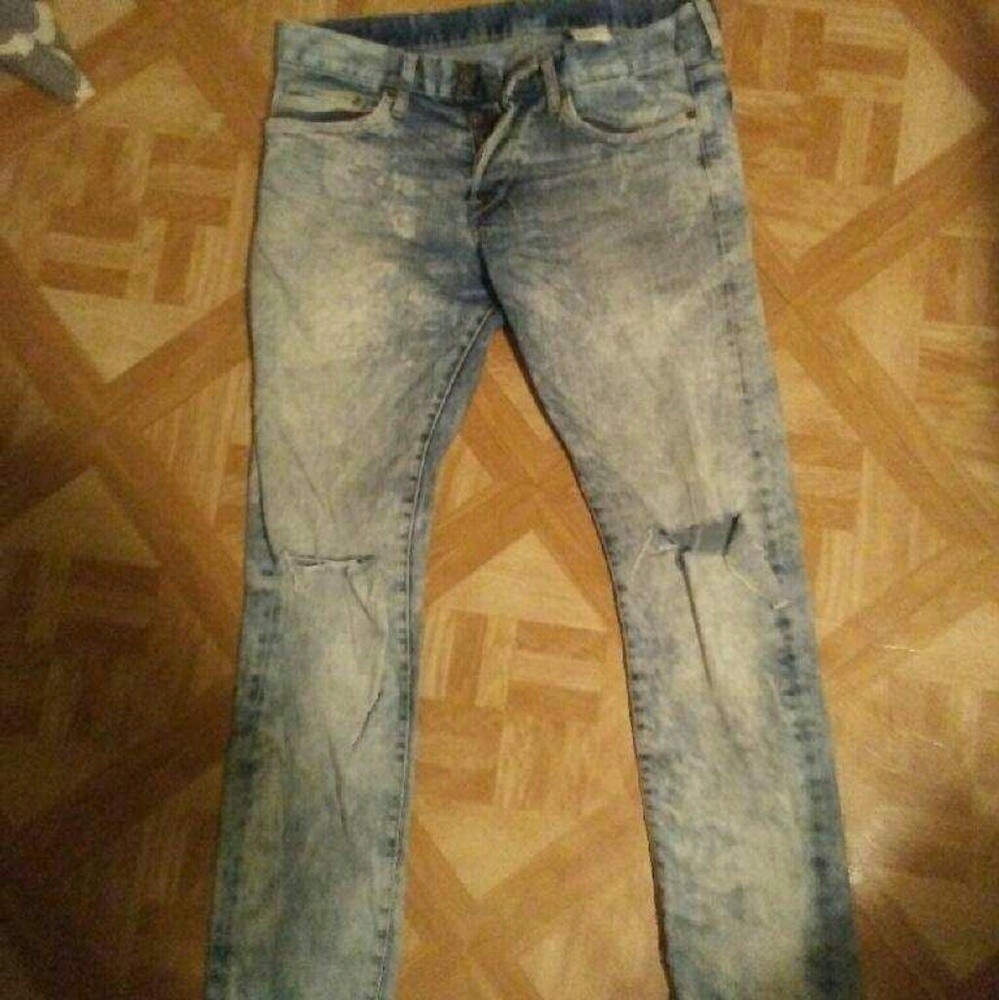 H&M Distessed Skinny Jeans